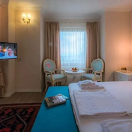 Hotel Aeneas *
